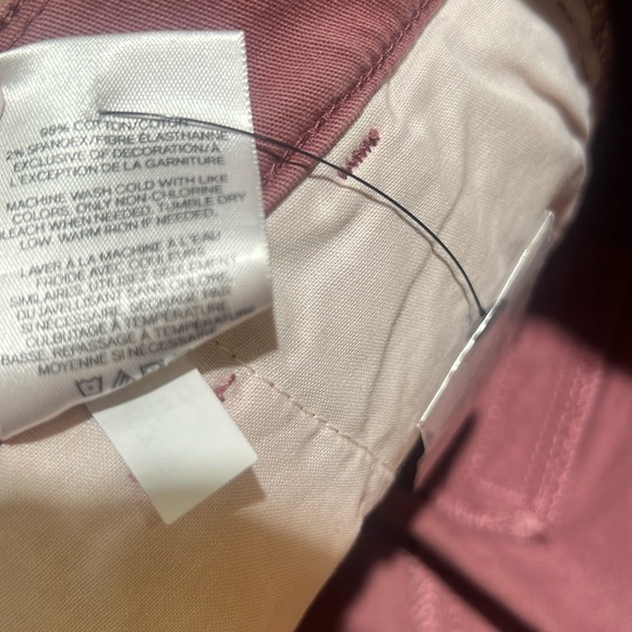 Express Mid Rise Floral Embroidered Twill Shorts 4 - Picture 4 of 8